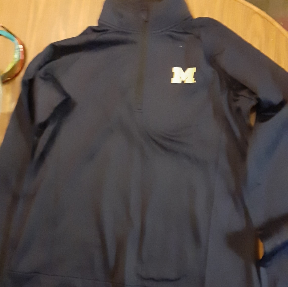 Michigan Wolverines womens warm up womens pullover sz LG